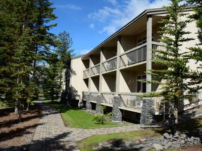 Tunnel Mountain Resort