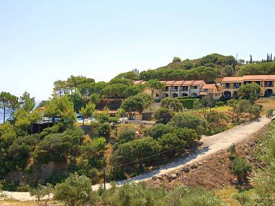 Celia Studios & Apartments