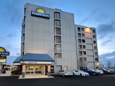 Days Inn - Niagara Falls Near The Falls