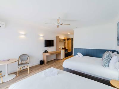 Forresters Beach Resort