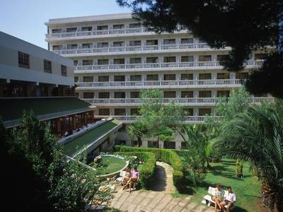 Coral beach house & food