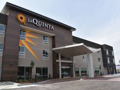 Super 8 San Bernardino / Hospitality Lane