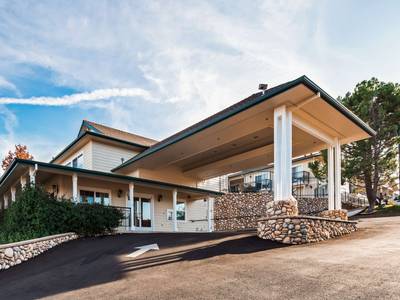Best Western Cedar Inn & Suites
