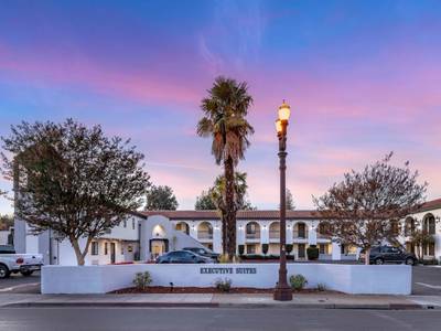 Best Western Plus Executive Suites