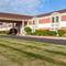 Days Inn & Suites Roseville