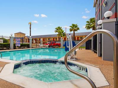 Best Western Plus Northwest Inn & Suites