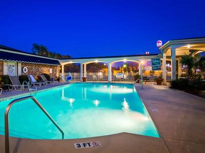 Best Western Plus Santee Inn