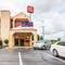 Econo Lodge Inn & Suites