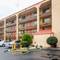 Econo Lodge Inn & Suites