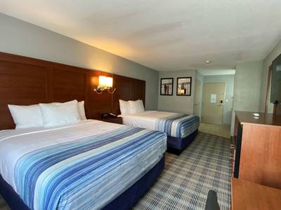 Heritage Inn Amana Colonies Hotel & Suites