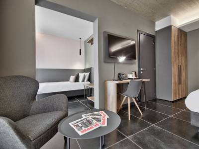 Number 11, Urban Hotel