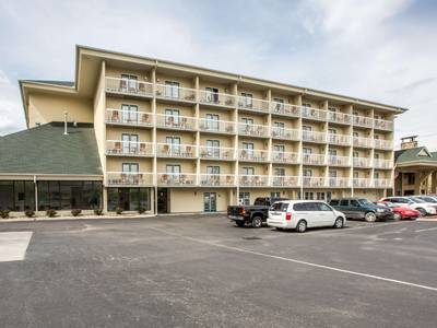 Comfort Inn & Suites at Dollywood Lane