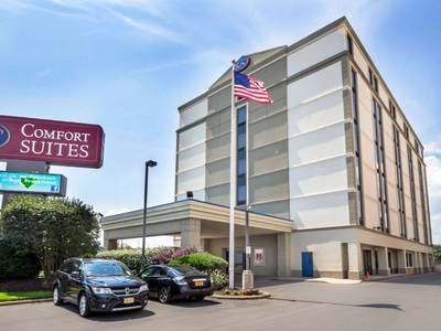 Comfort Suites at Woodbridge