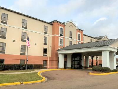 Holiday Inn Express & Suites Ridgeland - Jackson North Area