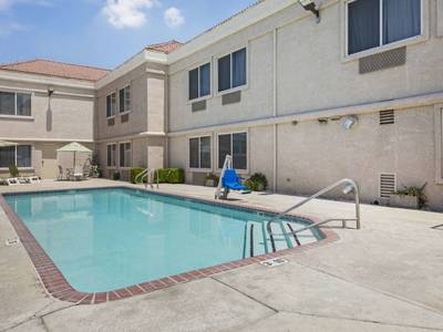 Comfort Suites Tulare