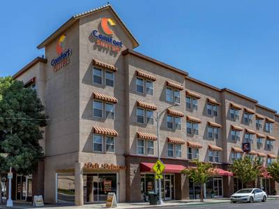Comfort Suites Visalia Convention Center