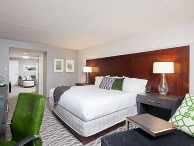 DoubleTree by Hilton Chicago - North Shore Conference Center