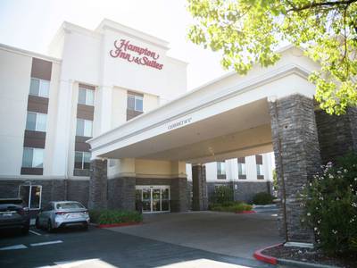 Hampton Inn & Suites Fresno