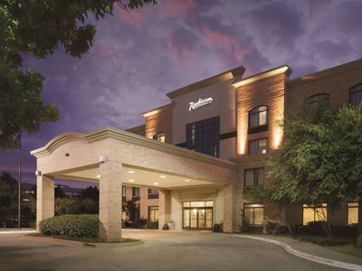 Radisson Hotel Dallas North Addison