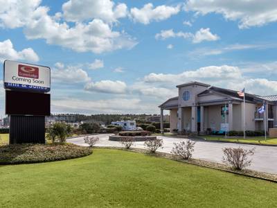 Crossroads Inn and Suites