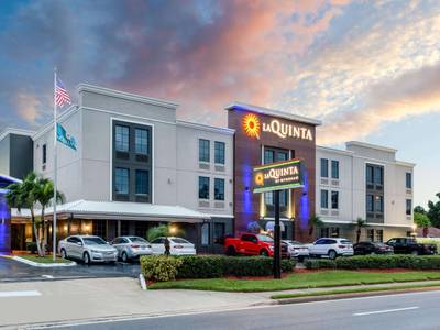 La Quinta Inn & Suites St. Petersburg Northeast