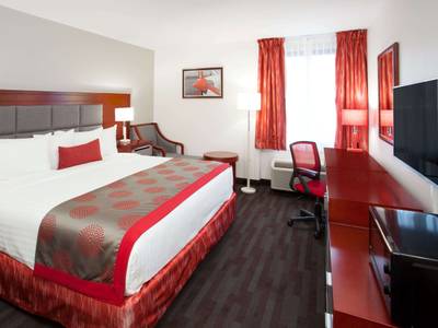 Ramada Plaza Chicago North Shore
