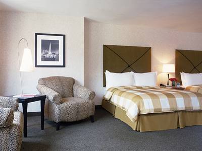 Wyndham Grand Chicago Riverfront