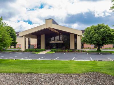 Baymont Inn & Suites Elkhart