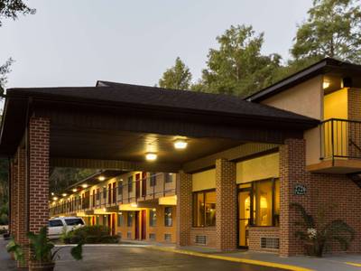 Howard Johnson Express Inn Tallahassee