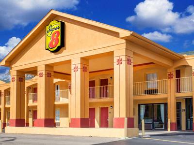 Super 8 Nashville West