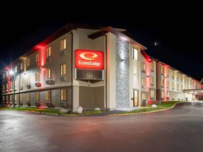 Econo Lodge Inn & Suites