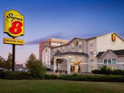 Super 8 Ajax/Toronto