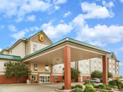 Super 8 Edmonton South