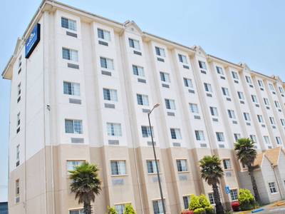 Microtel Inn & Suites Toluca