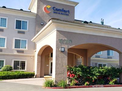 Comfort Inn & Suites Galt - Lodi North