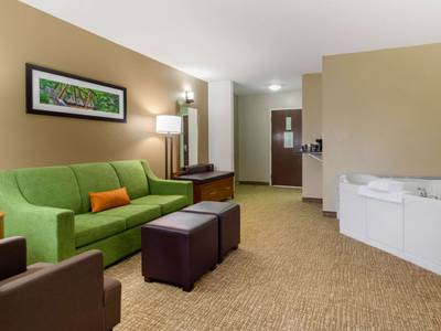 Comfort Suites