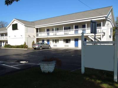 Cocca's Inn & Suites Wolf Road