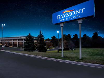 Baymont Inn & Suites Traverse City