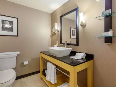 Cambria Suites Fort Collins