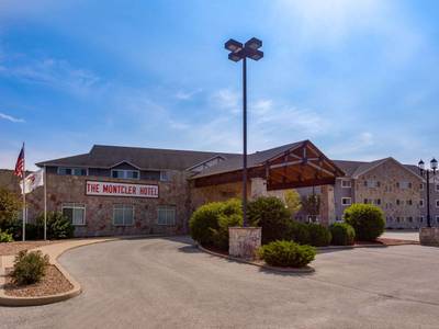 Timber Creek Inn & Suites