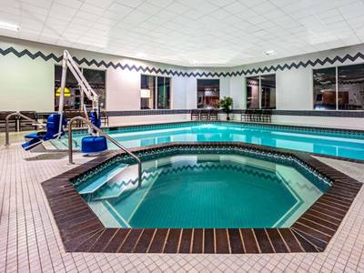 La Quinta Inn & Suites