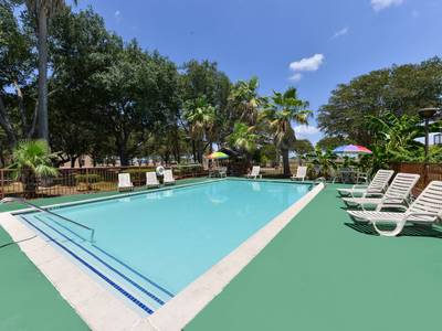 Americas Best Value Inn & Suites