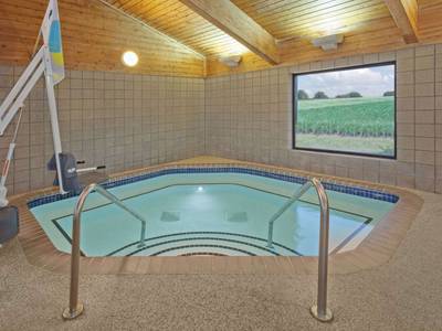 AmericInn Webster City