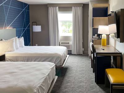 Ashton Inn & Suites - Navy