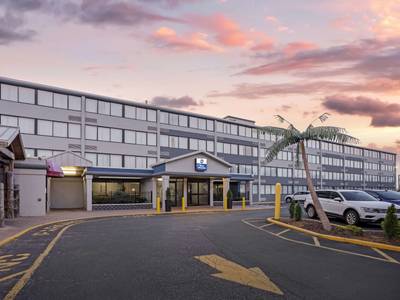 Days Hotel Conference Center East Brunswick