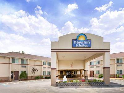 Days Inn & Suites Bridgeport - Clarksburg