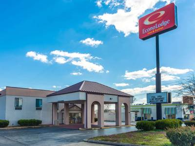 Econo Lodge & Suites