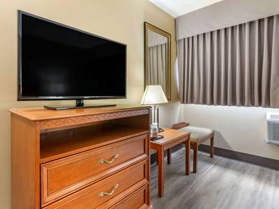 Econo Lodge & Suites Southern Pines