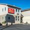 Econo Lodge & Suites