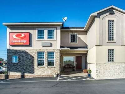 Econo Lodge & Suites